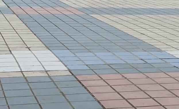 湖南婁底超市用糖果找零,大媽攢夠糖果付款