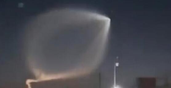 甘肅天空現巨大發光不明飛行物