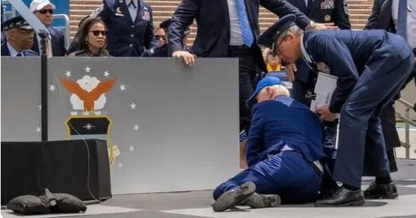 特朗普罕見為拜登發聲不要開玩笑