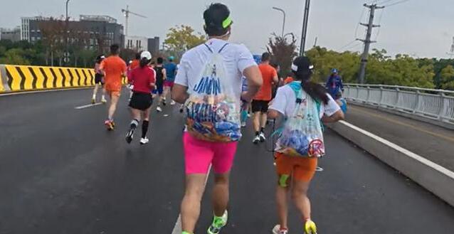 馬拉松薅免費補給者已找到